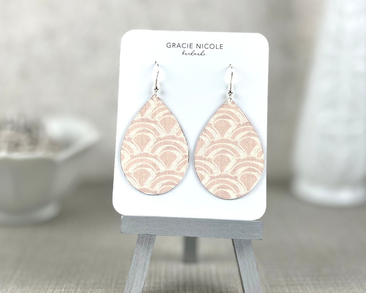 Pink Scallop Pattern Teardrop Earrings