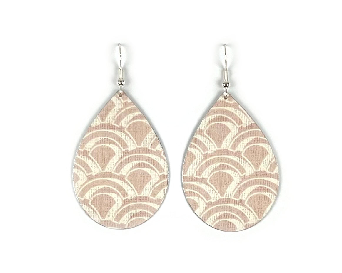 Pink Scallop Pattern Teardrop Earrings