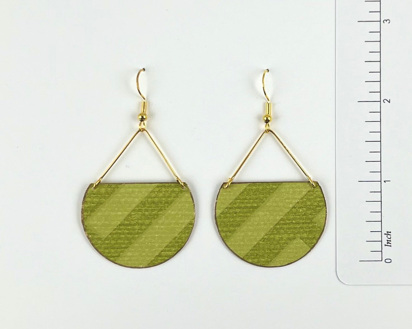 Fun Retro-Style Green Semicircle Earrings