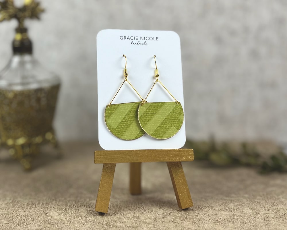 Fun Retro-Style Green Semicircle Earrings